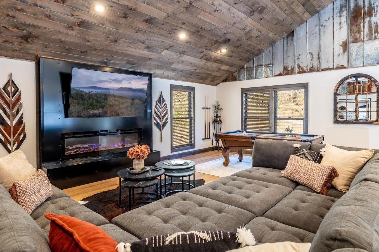 New Rustic Luxe Cabin Billiards Spa Near Gsmnp Townsend Exterior foto
