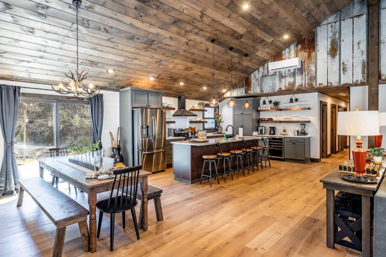 New Rustic Luxe Cabin Billiards Spa Near Gsmnp Townsend Exterior foto