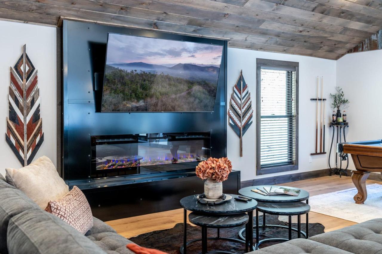 New Rustic Luxe Cabin Billiards Spa Near Gsmnp Townsend Exterior foto