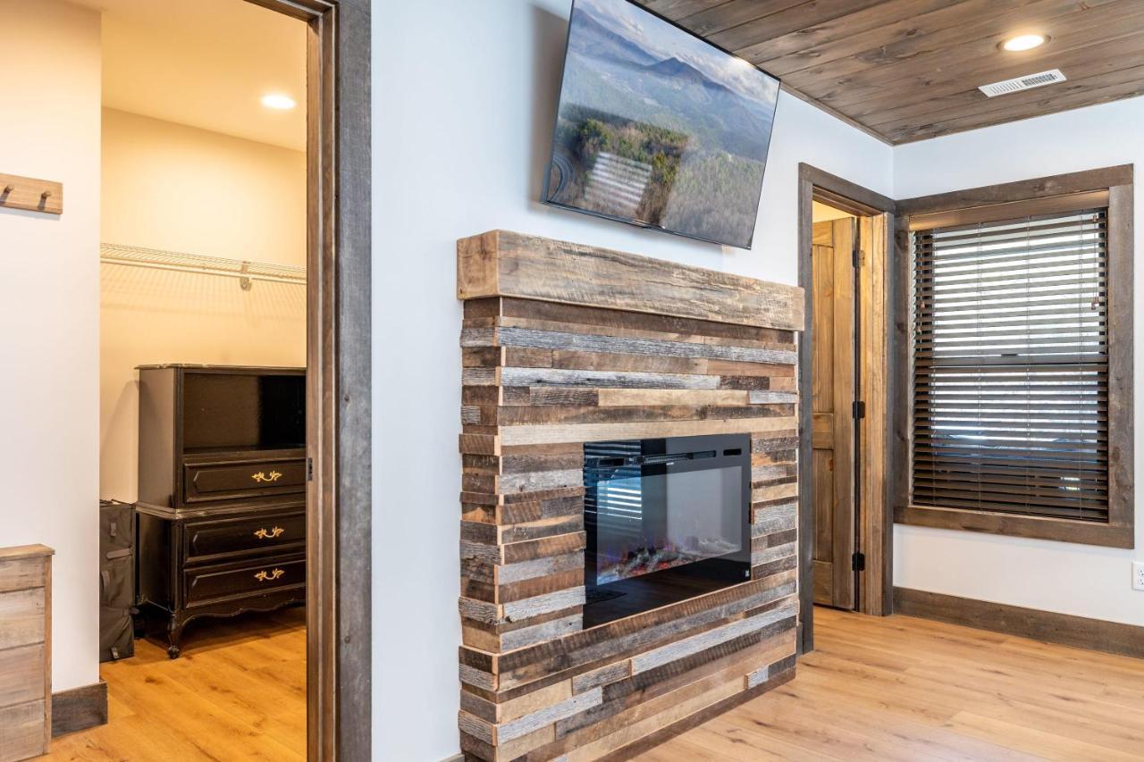 New Rustic Luxe Cabin Billiards Spa Near Gsmnp Townsend Exterior foto