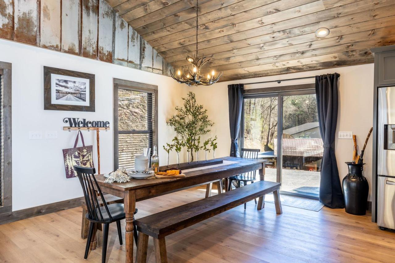 New Rustic Luxe Cabin Billiards Spa Near Gsmnp Townsend Exterior foto