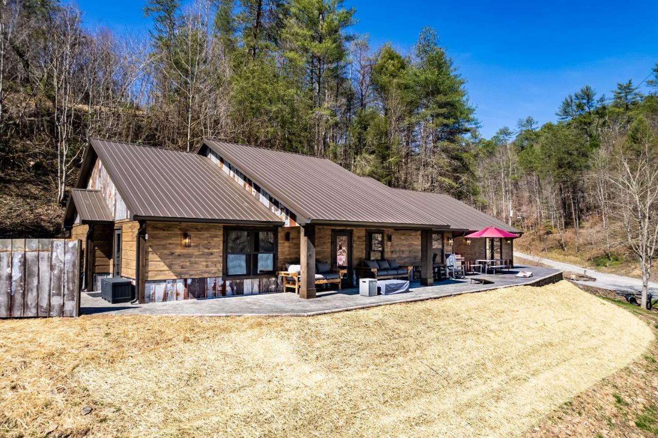 New Rustic Luxe Cabin Billiards Spa Near Gsmnp Townsend Exterior foto