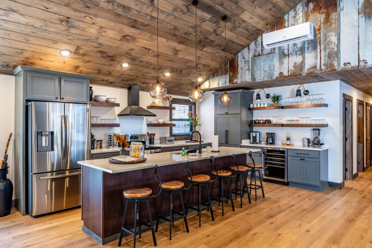 New Rustic Luxe Cabin Billiards Spa Near Gsmnp Townsend Exterior foto