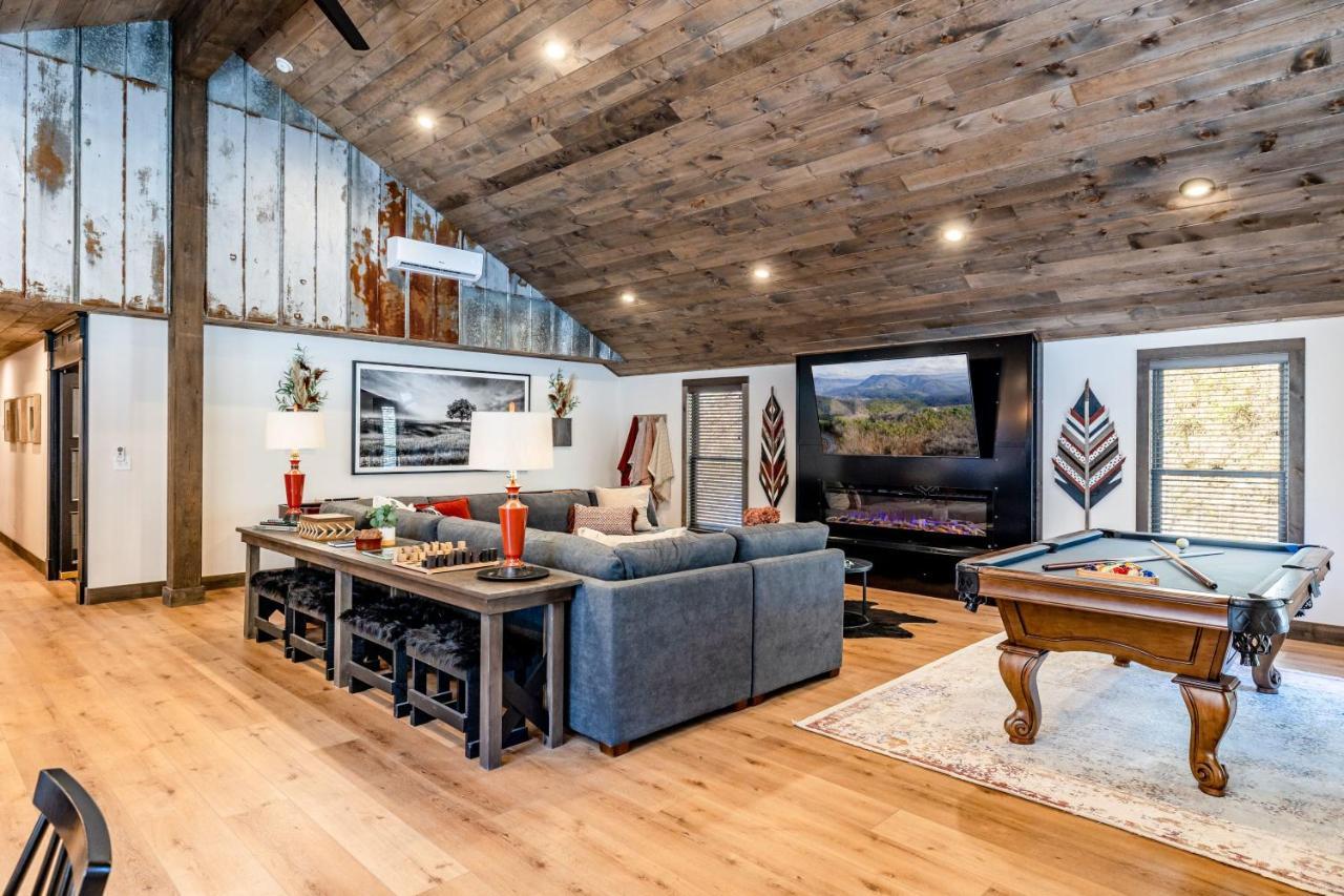 New Rustic Luxe Cabin Billiards Spa Near Gsmnp Townsend Exterior foto