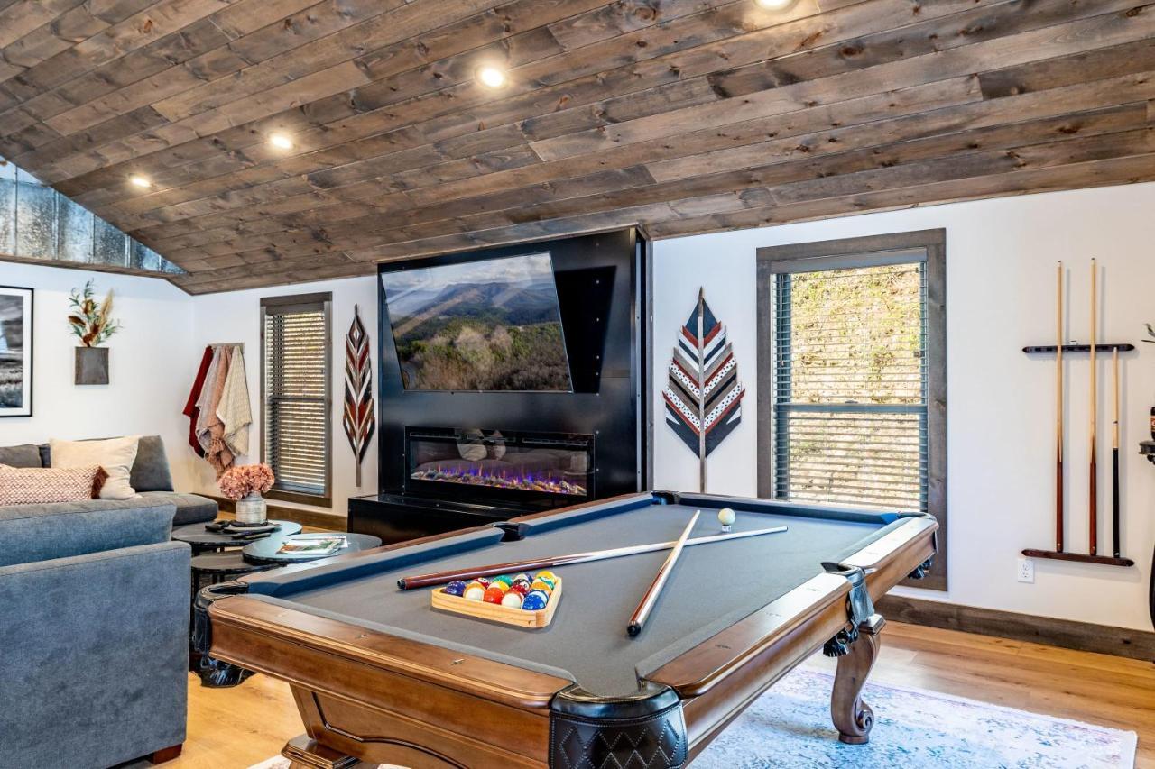 New Rustic Luxe Cabin Billiards Spa Near Gsmnp Townsend Exterior foto