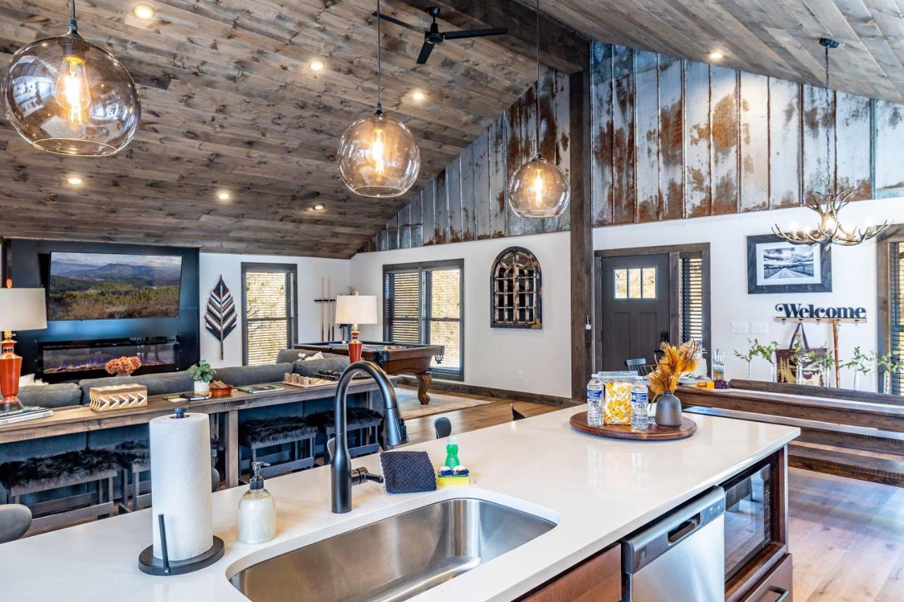 New Rustic Luxe Cabin Billiards Spa Near Gsmnp Townsend Exterior foto