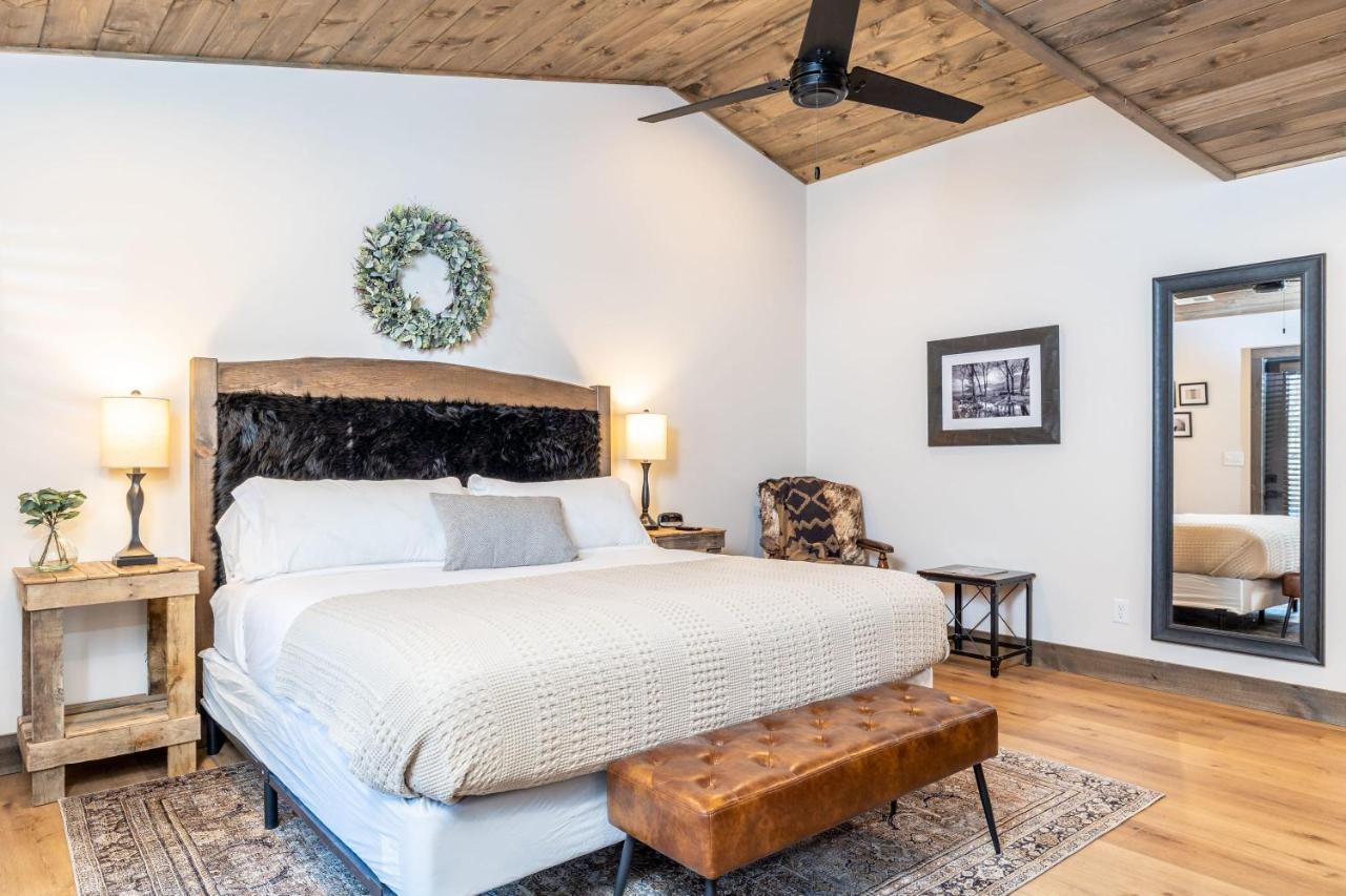 New Rustic Luxe Cabin Billiards Spa Near Gsmnp Townsend Exterior foto